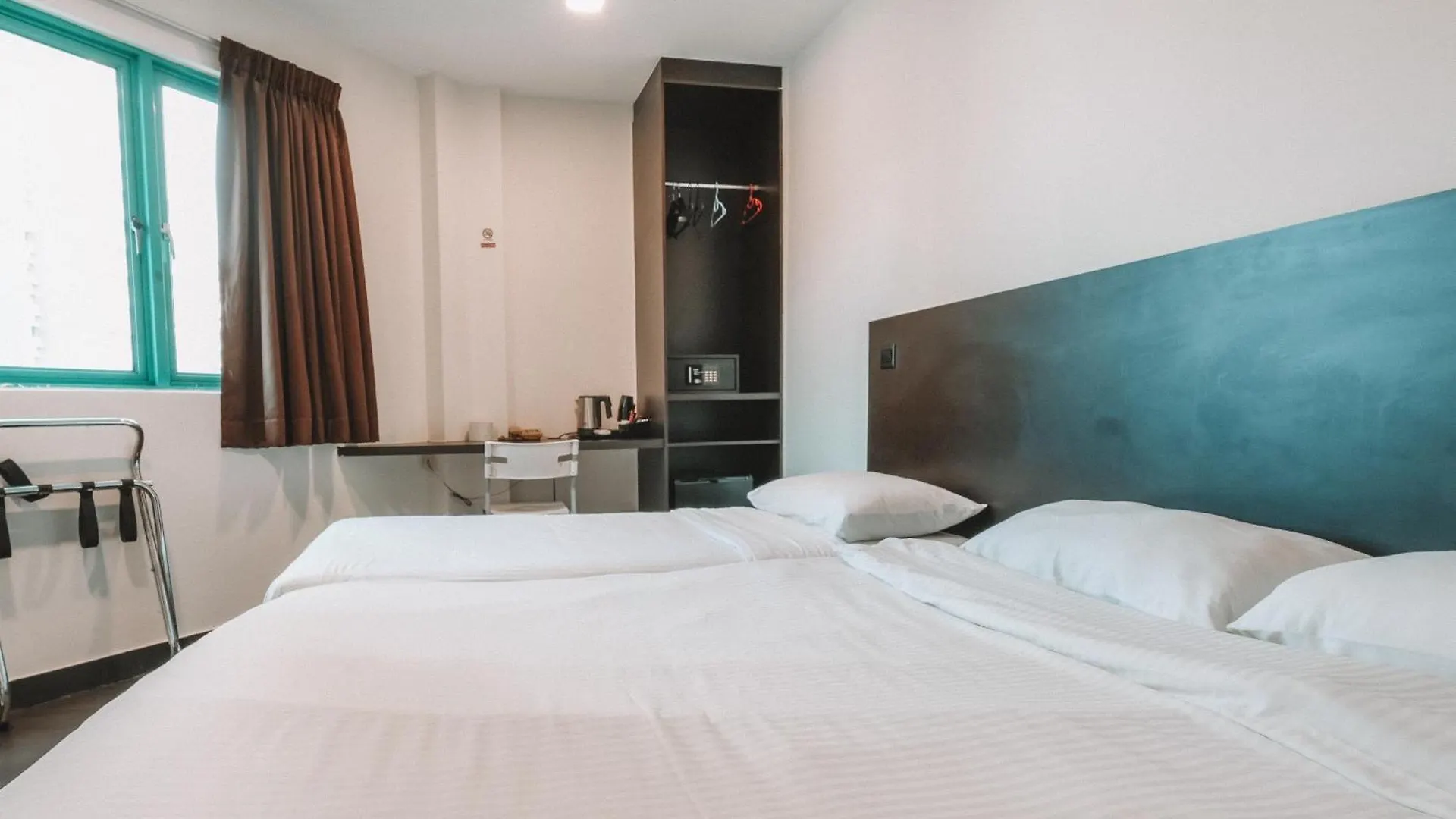 ***  A Hotel Desker シンガポール シンガポール