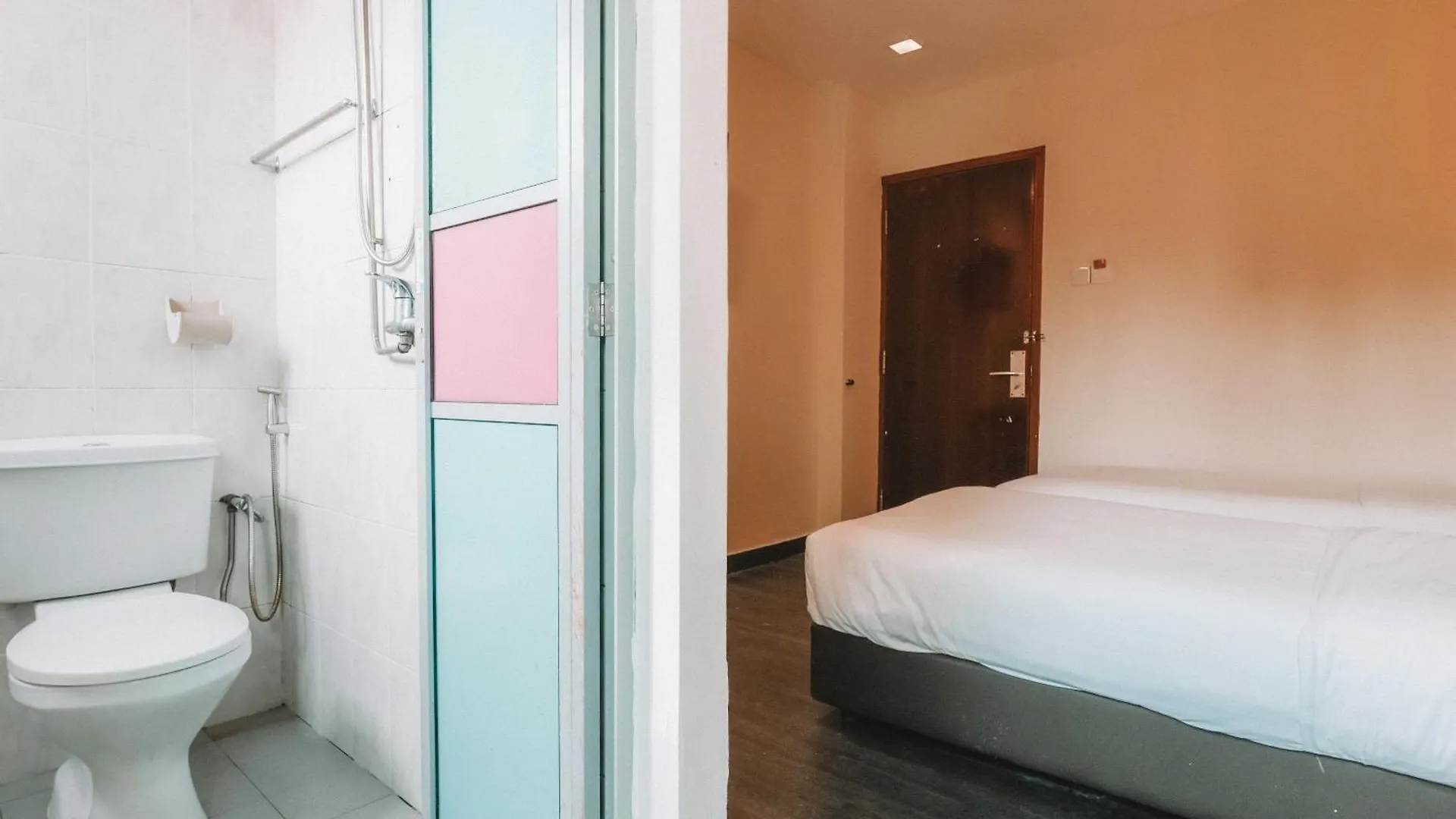 A Hotel Desker シンガポール シンガポール